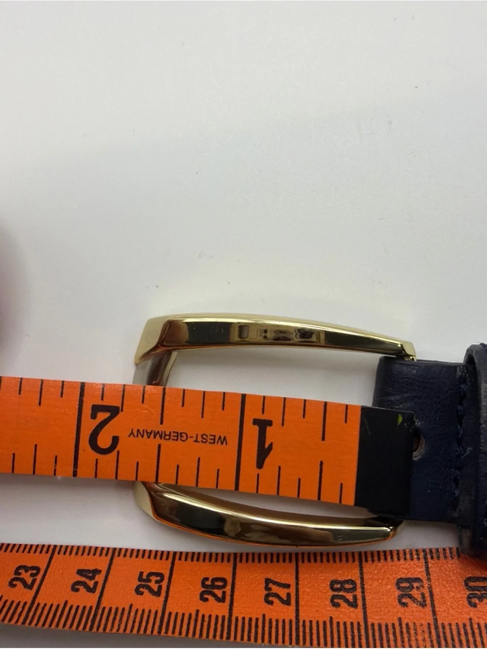 Classic Retro 1997 Liz Claiborne Navy Leather Belt Size Large Gold SilverBuckle.